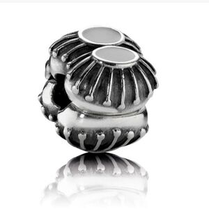 Pandora Two of a Kind Clip